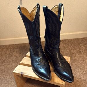 Tony Lama classic black men’s dress boots 10D